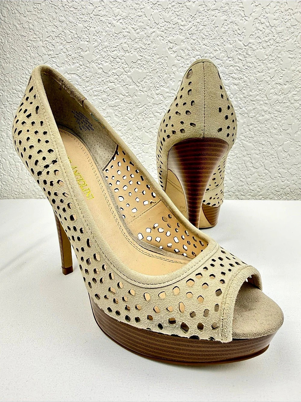 Enzo Angiolini Easully | Beige Suede Cutout Platform Peep Toe Pumps | Size 7